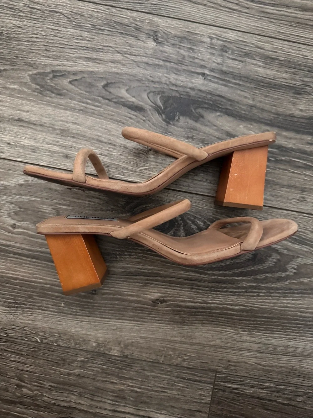 Steve Madden suede upper